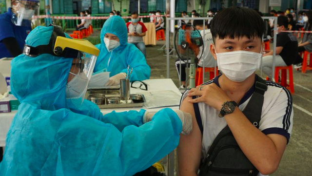 Mắc COVID-19 rồi, trẻ có nên tiêm vaccine?