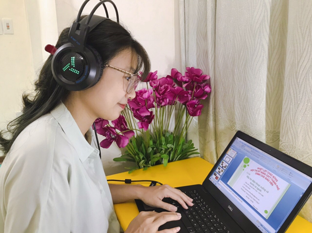 Cô giáo trẻ với niềm say mê công nghệ thông tin