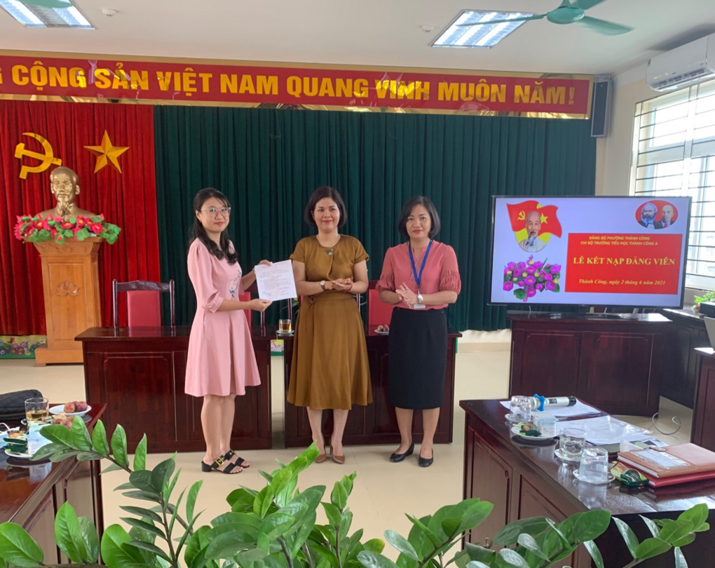 Lễ Kết nạp Đảng viên mới