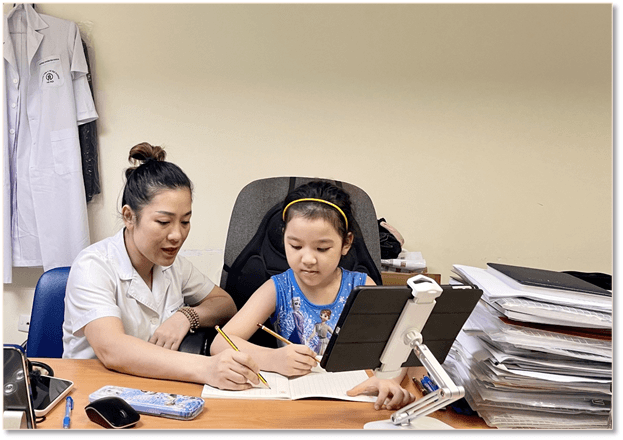 Trải nghiệm tuần đầu học trực tuyến của giáo viên, học sinh và phụ huynh khối 1 trường Tiểu học Thành Công A