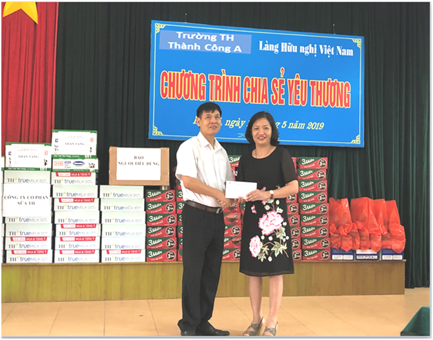 CHIA SẺ YÊU THƯƠNG TẠI LÀNG HỮU NGHỊ VIỆT NAM