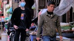 F0 ở Hà Nội liên tục tăng, nhiều người vẫn lơ là phòng dịch