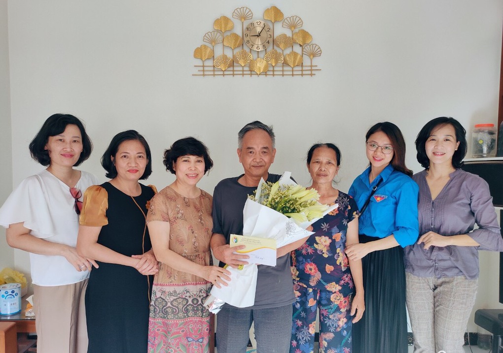 Hoạt động ý nghĩa hướng tới kỉ niệm  75 năm ngày Thương binh - Liệt sĩ của trường Tiểu học Thành Công A