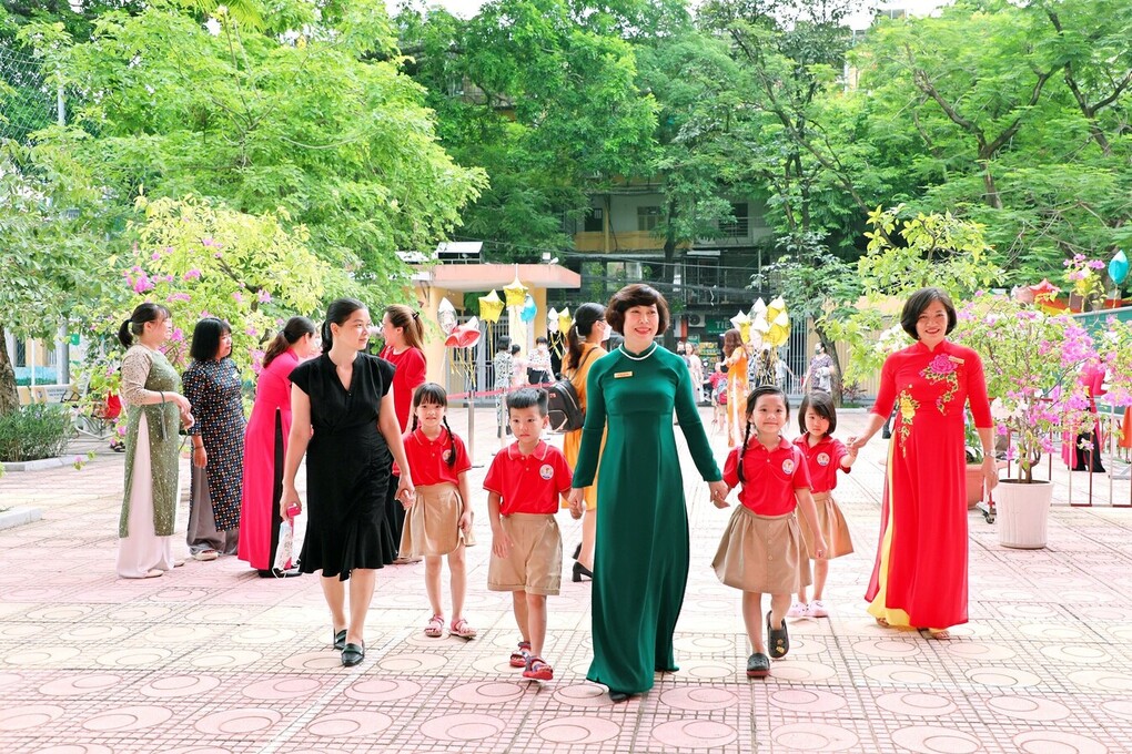 Buổi chào đón học sinh lớp 1 đầy cảm xúc của trường Tiểu học Thành Công A