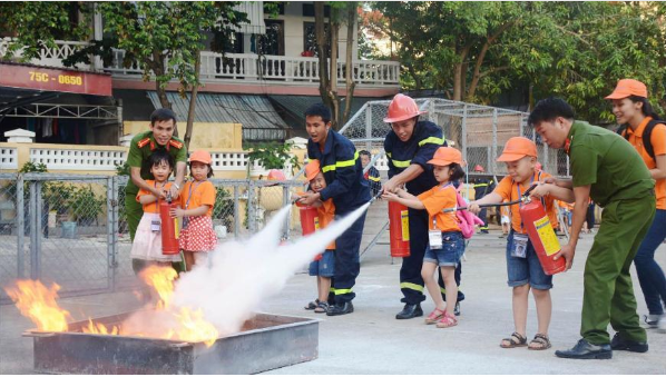 Ba Đình: Trang bị kiến thức, kỹ năng về phòng cháy chữa cháy và cứu nạn cứu hộ cho học sinh trong các cơ sở giáo dục