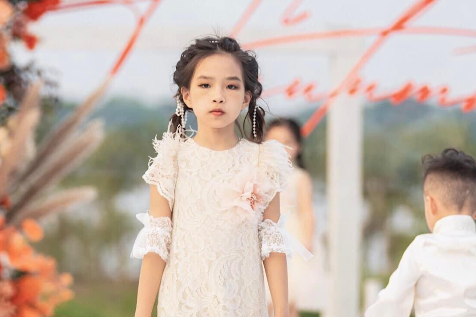 Model Kids Nguyễn Thái Uyên Thư – Ngọn gió mới của làng mẫu nhí Việt Nam