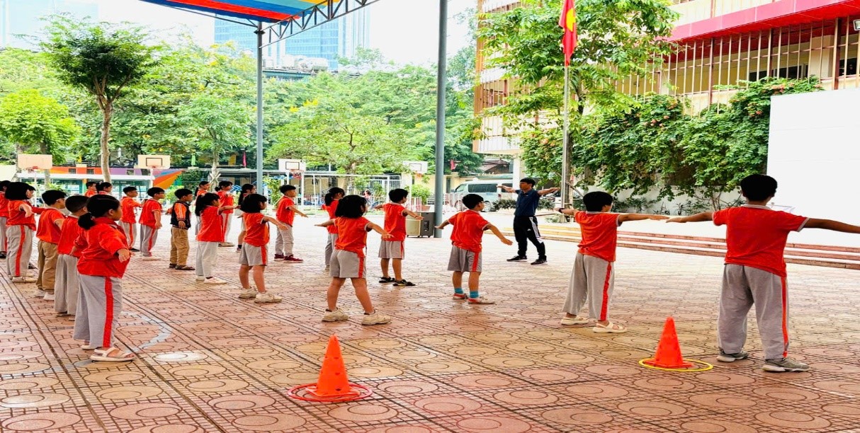 Các thầy cô môn Giáo dục thể chất tích cực tham gia phong trào hội giảng - hội học