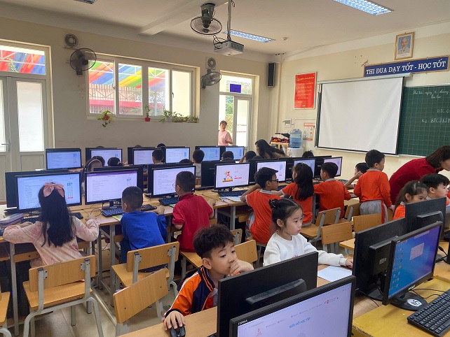 Học sinh khối 2 tưng bừng tham gia Vòng thi Sơ khảo - Trạng nguyên Tiếng Việt năm học 2024 - 2025