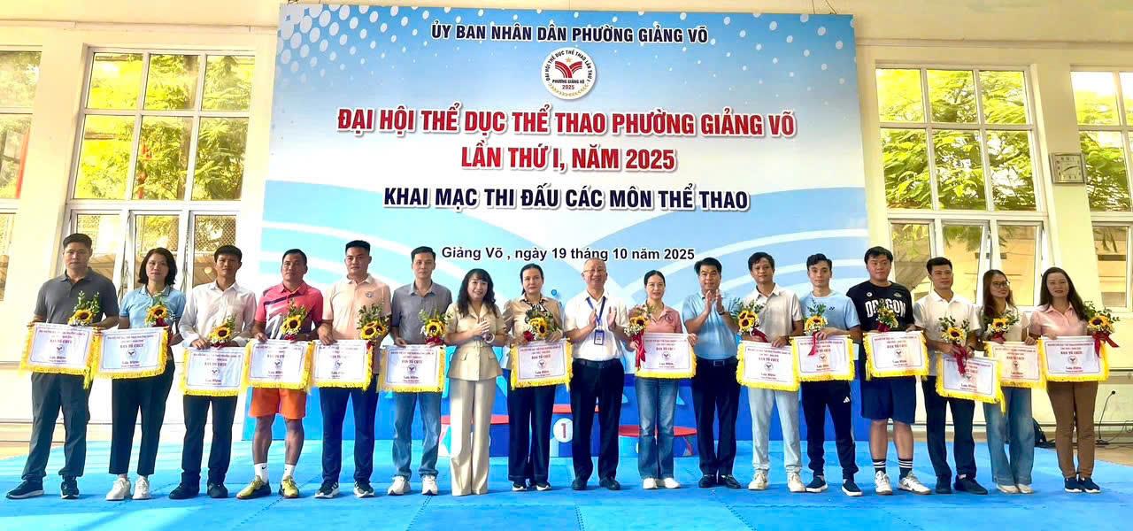 Trường Tiểu học Thành Công A tích cực tham dự Lễ khai mạc Đại hội Thể dục thể thao phường Giảng Võ lần thứ I