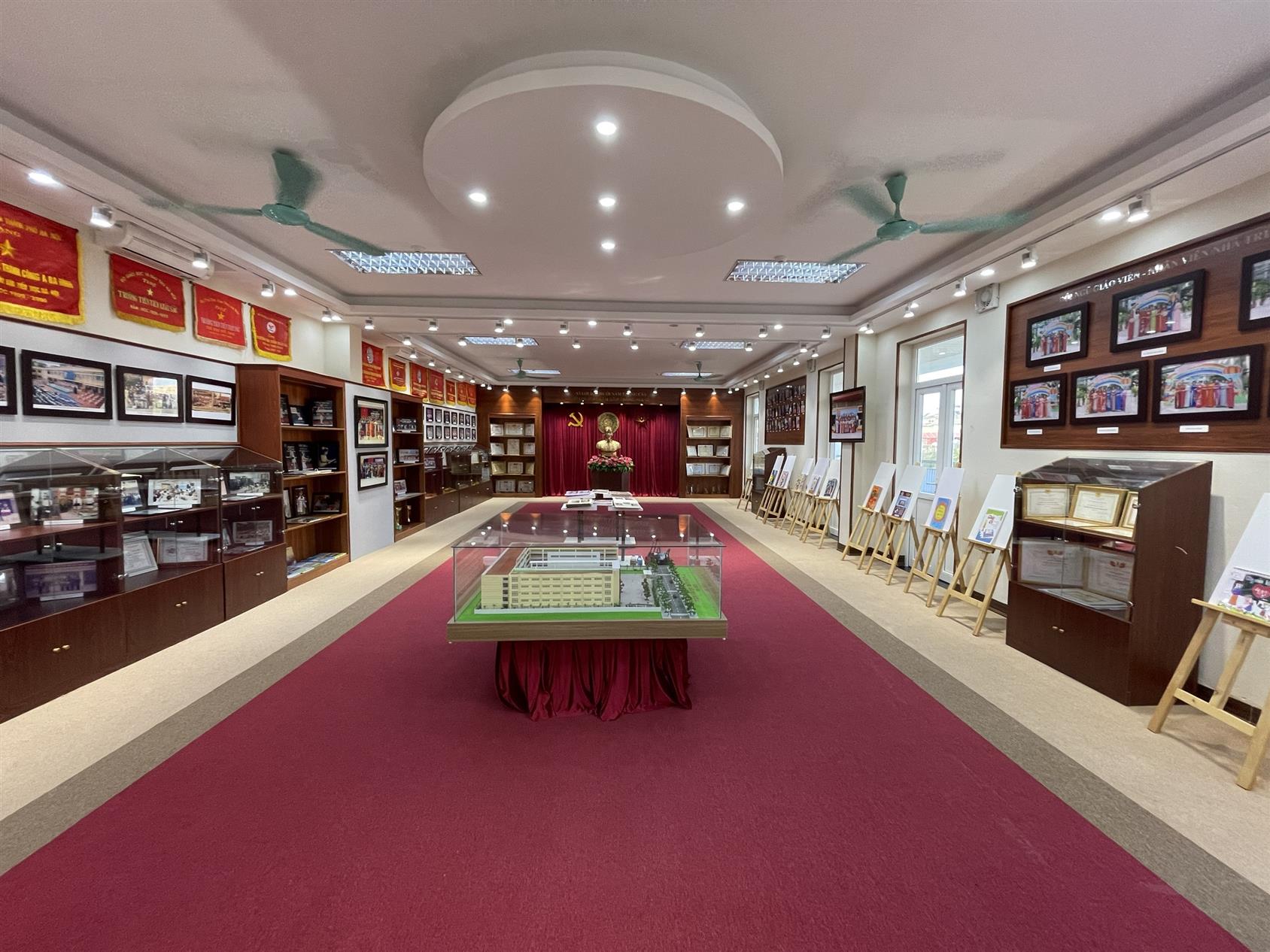 Phòng truyền thống trường Tiểu học Thành Công A – Nơi lưu giữ những truyền thống vẻ vang của ngôi trường hơn 30 năm tuổi