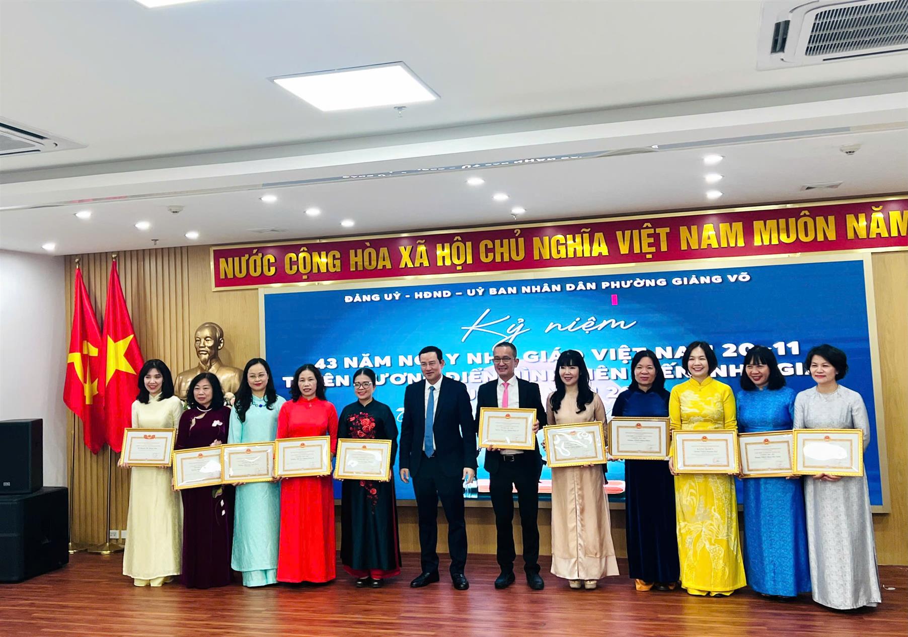 Trường Tiểu học Thành Công A vinh dự đón nhận danh hiệu “Tập thể Lao động xuất sắc” năm học 2024-2025