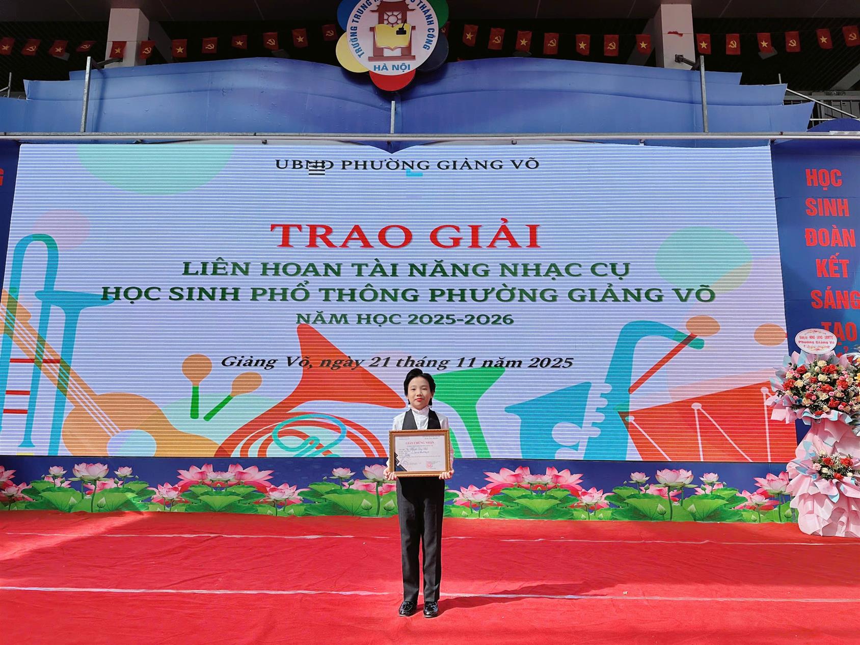 Tỏa sáng tài năng: Học sinh Nguyễn Duy Anh giành giải Nhất Liên hoan Nhạc cụ học sinh phổ thông phường Giảng Võ