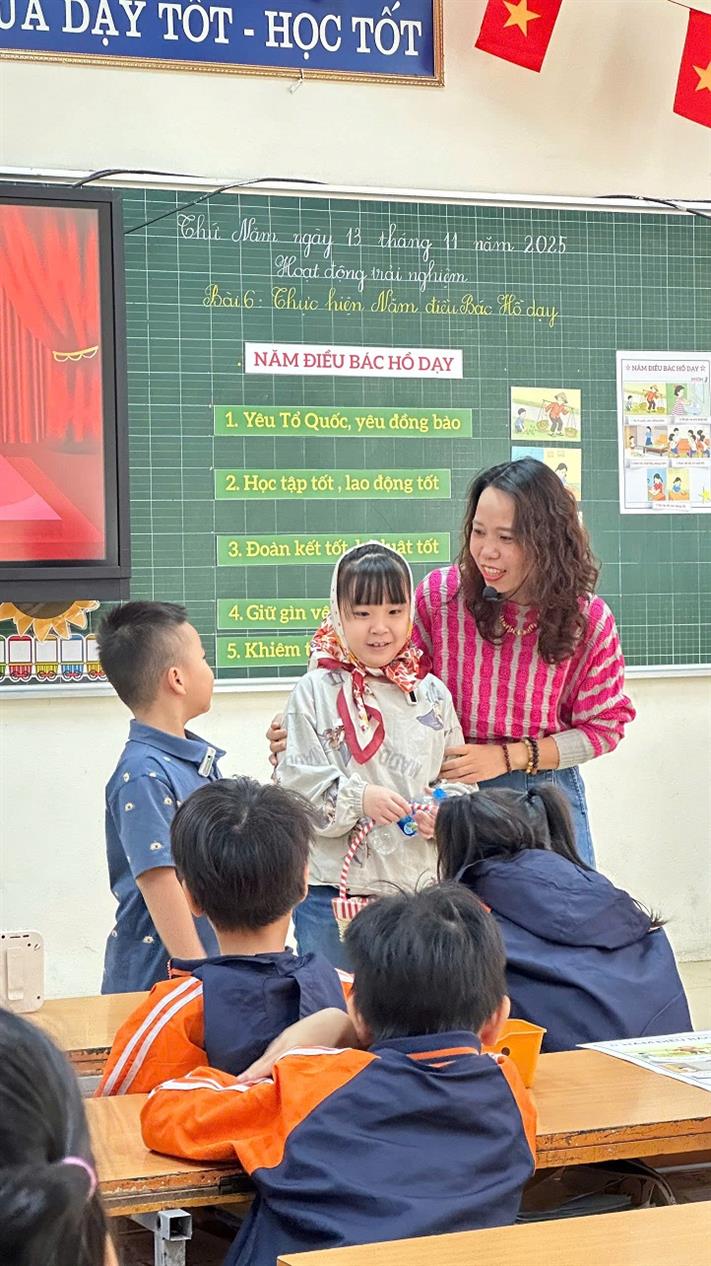 Đổi mới, sáng tạo qua tiết chuyên đề môn Hoạt động trải nghiệm “Thực hiện Năm điều Bác Hồ dạy” của giáo viên khối 1