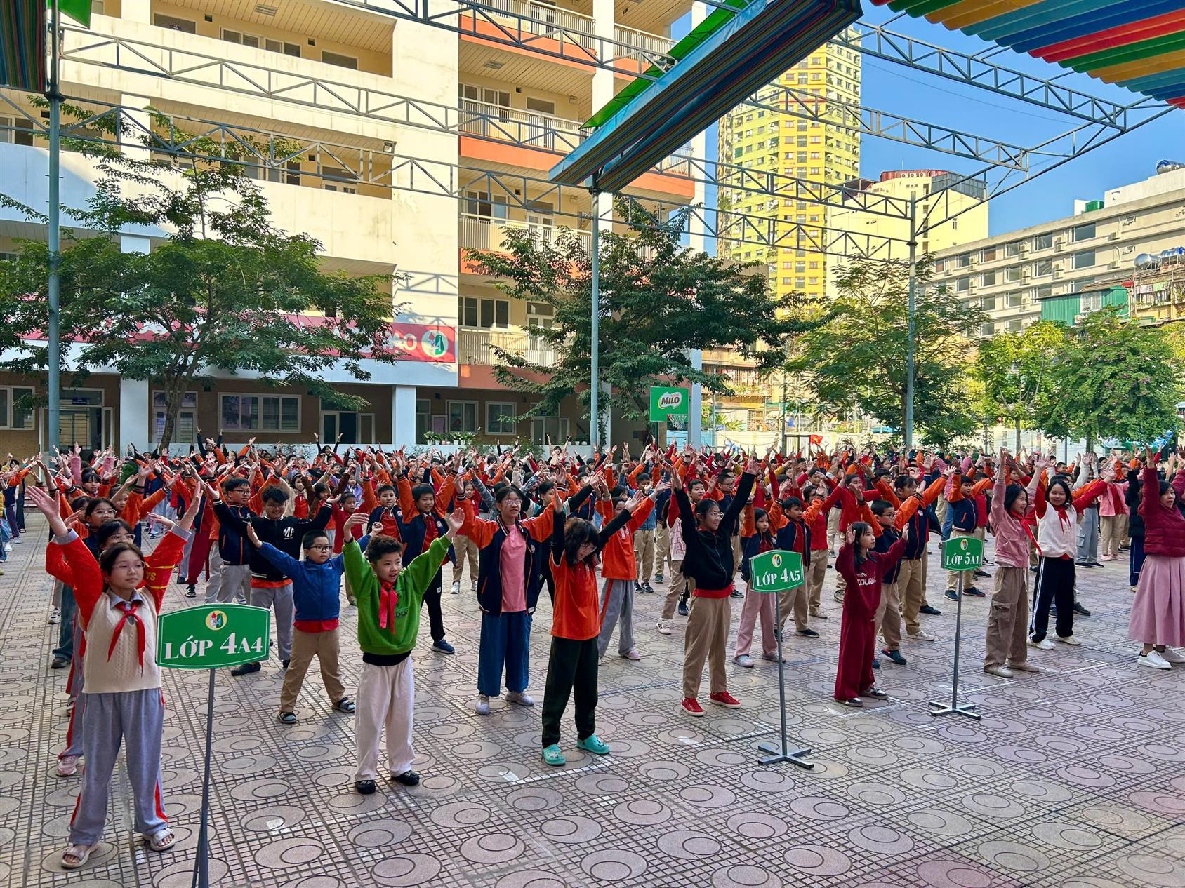 Sôi nổi thể dục đầu giờ – Khởi động ngày mới đầy năng lượng