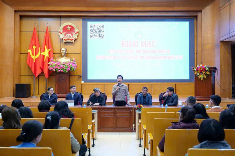 Hà Nội bồi dưỡng ứng dụng AI trong quản lý dạy và học