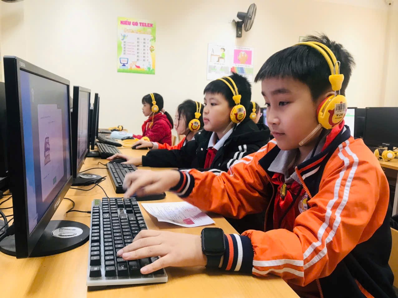 Học sinh Khối 4, 5 Trường Tiểu học Thành Công A hào hứng tham gia vòng Chung kết sân chơi "Đấu trường Tiếng Anh" quận Ba Đình năm học 2024-2025