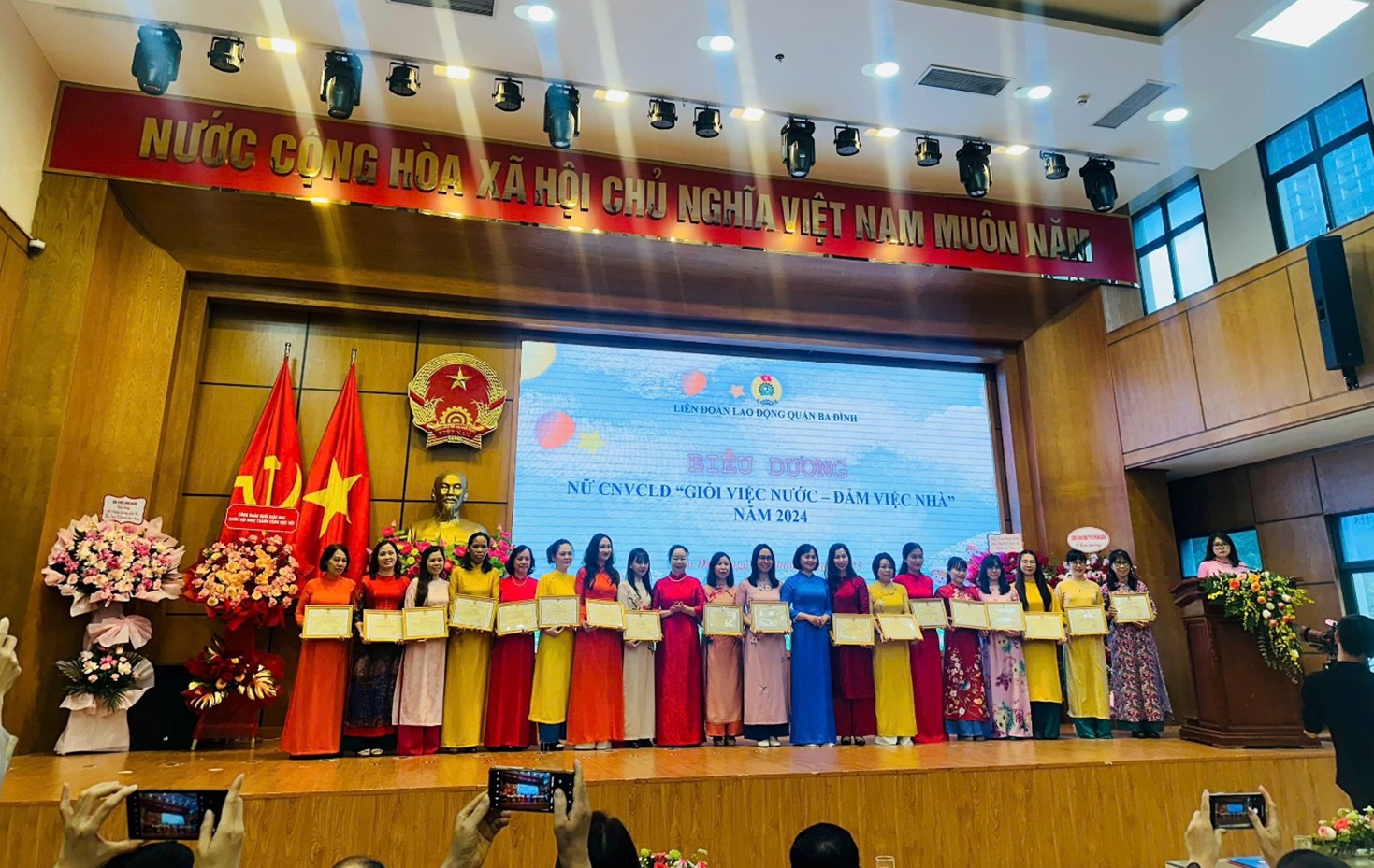 Lan tỏa phong trào thi đua “Giỏi việc nước, đảm việc nhà” trong cán bộ giáo viên, công nhân viên trường Tiểu học Thành Công A năm học 2024 – 2025.