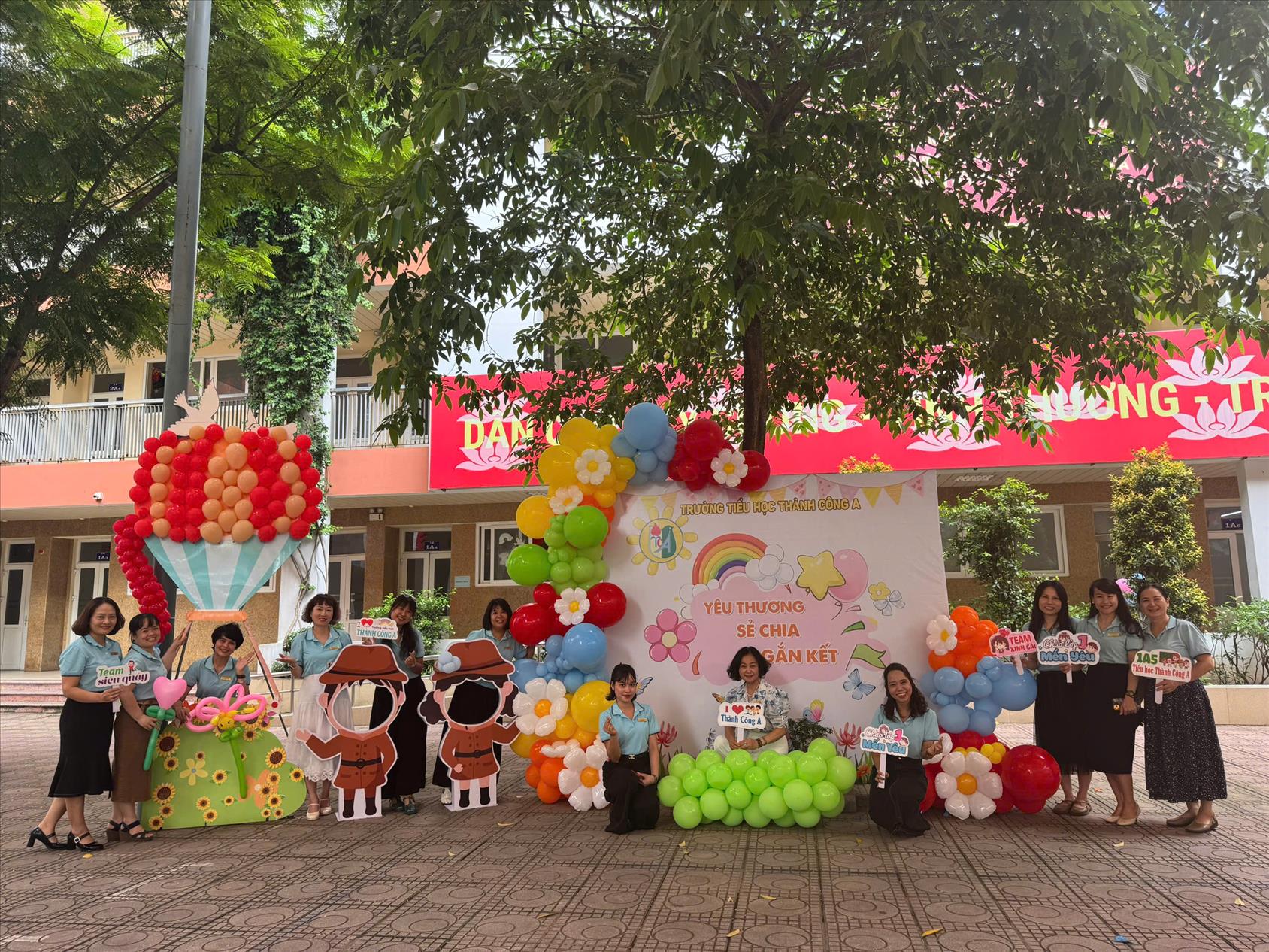 Trường Tiểu học Thành Công A trong ngày tuyển sinh trực tiếp đầu tiên năm học 2025 - 2026