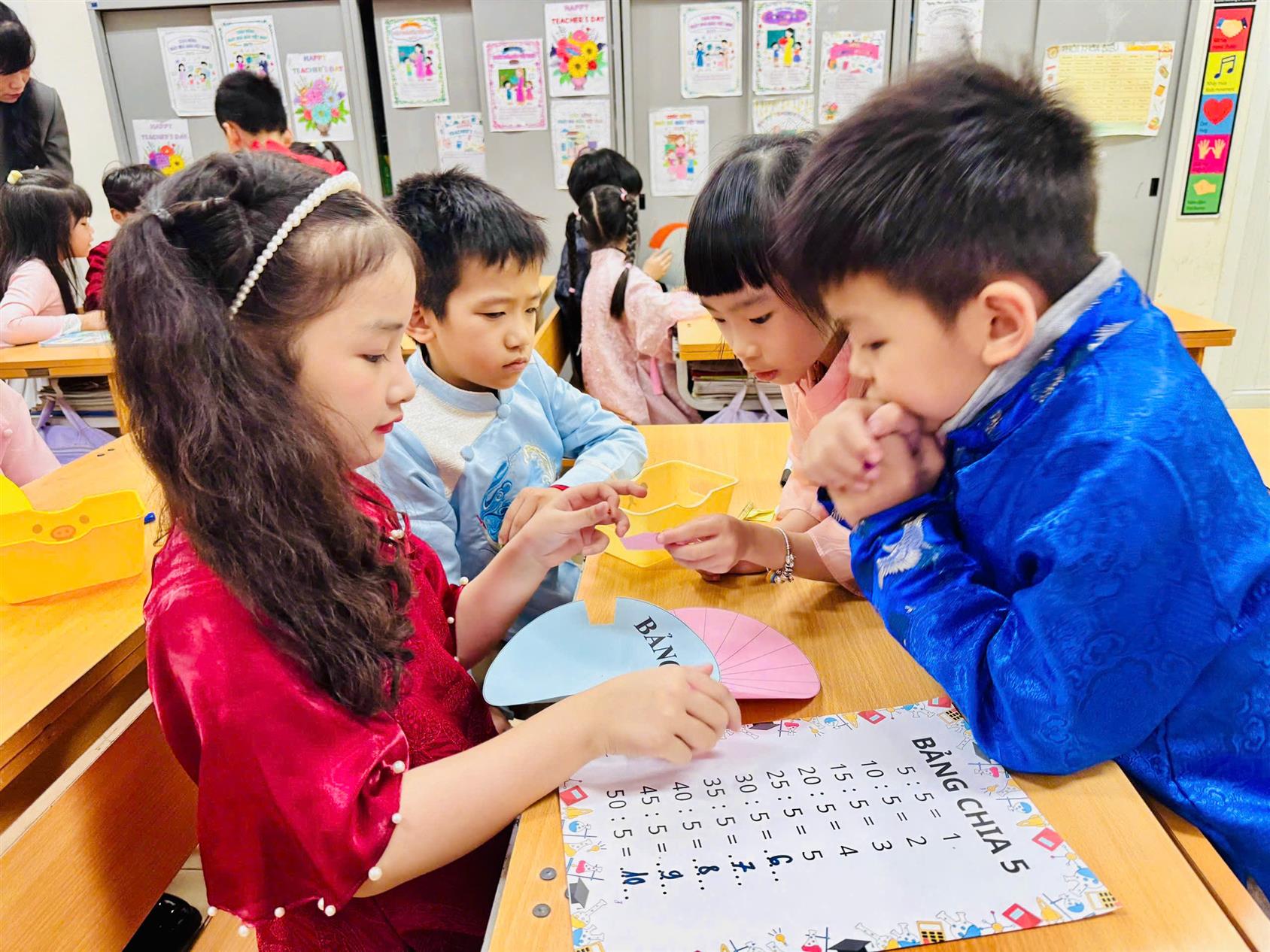 Tiết dạy chuyên đề Toán lớp 2: Đổi mới phương pháp, khơi dậy hứng thú học tập cho học sinh