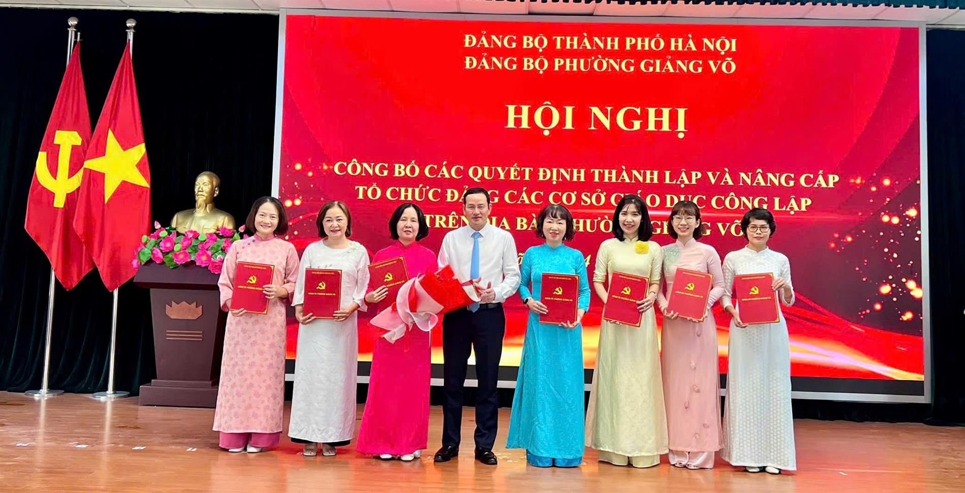 Đảng bộ Trường Tiểu học Thành Công – Dấu mốc mới trong công tác xây dựng Đảng, đồng hành cùng sự phát triển nhà trường