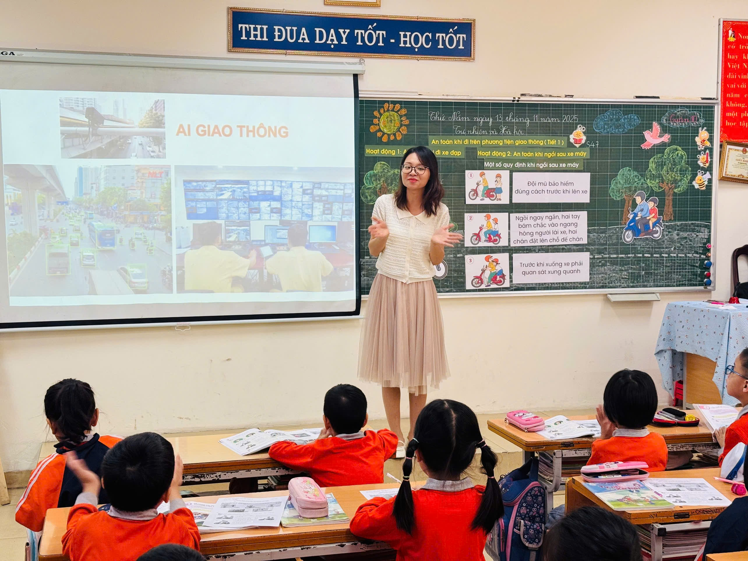 A person standing in front of a classroom with a group of kids
AI-generated content may be incorrect.