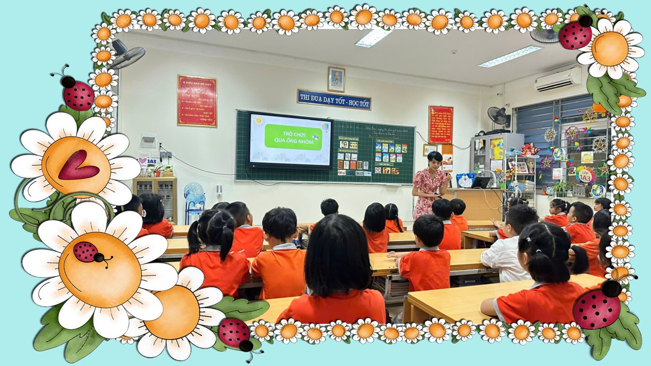 A group of children in a classroom
AI-generated content may be incorrect.