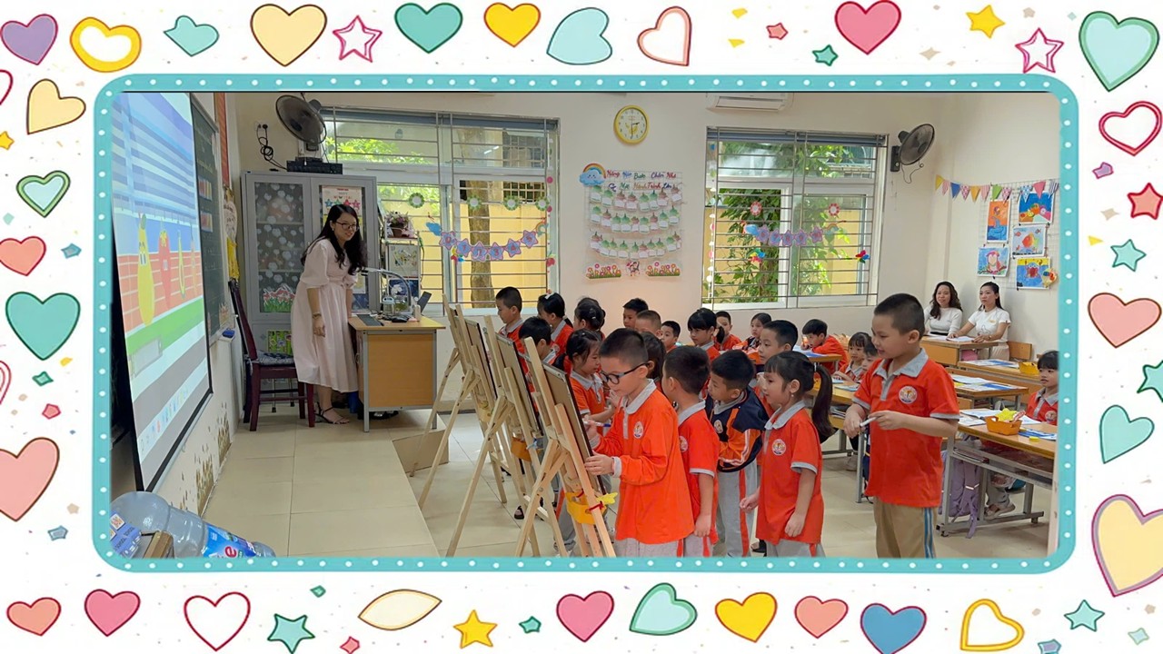 A group of children in a classroom
AI-generated content may be incorrect.