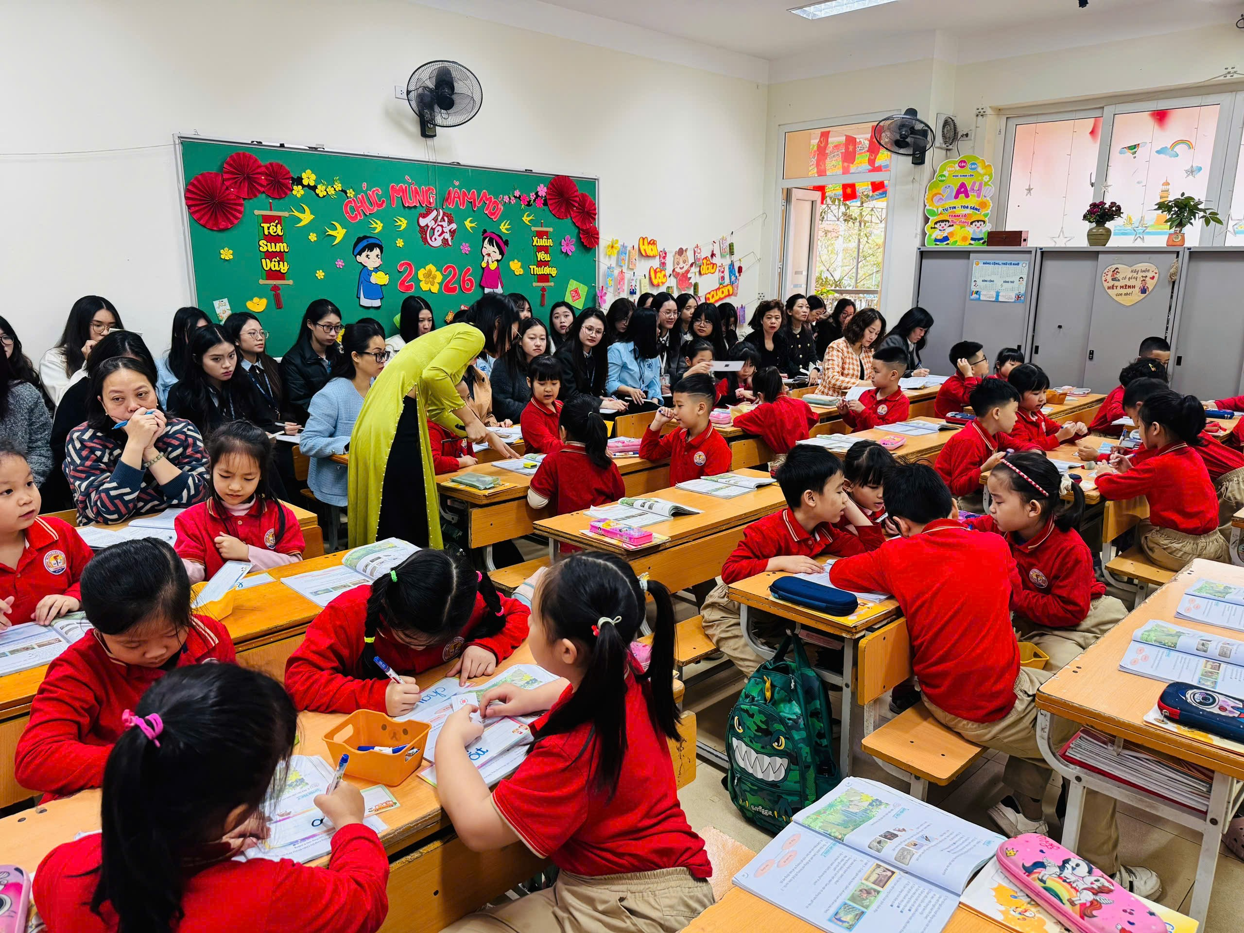 A group of children in a classroom
AI-generated content may be incorrect.