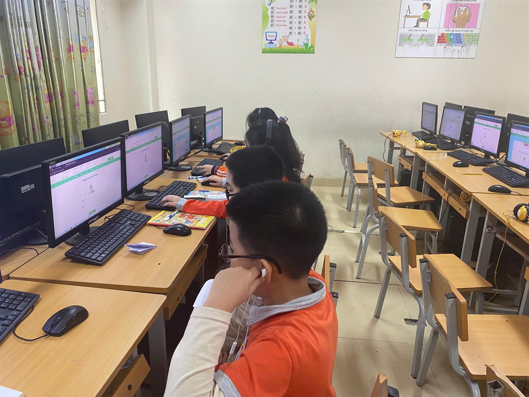 Sôi nổi Vòng chung kết cấp Trường Sân chơi " Đấu trường Tiếng Anh" Vioedu  - Khối 4 Năm học 2025 - 2026