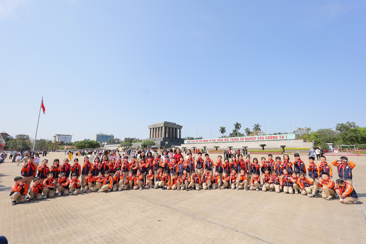 D:\Kết nạp đội\BINH5535.JPG