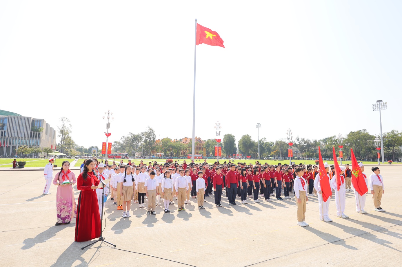 D:\Kết nạp đội\BINH5325.JPG