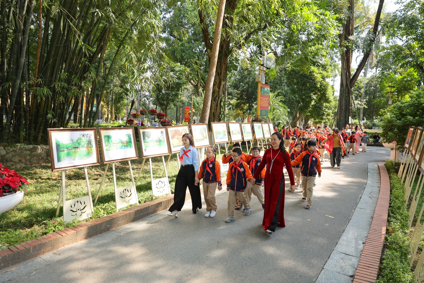 D:\Kết nạp đội\BINH5541.JPG