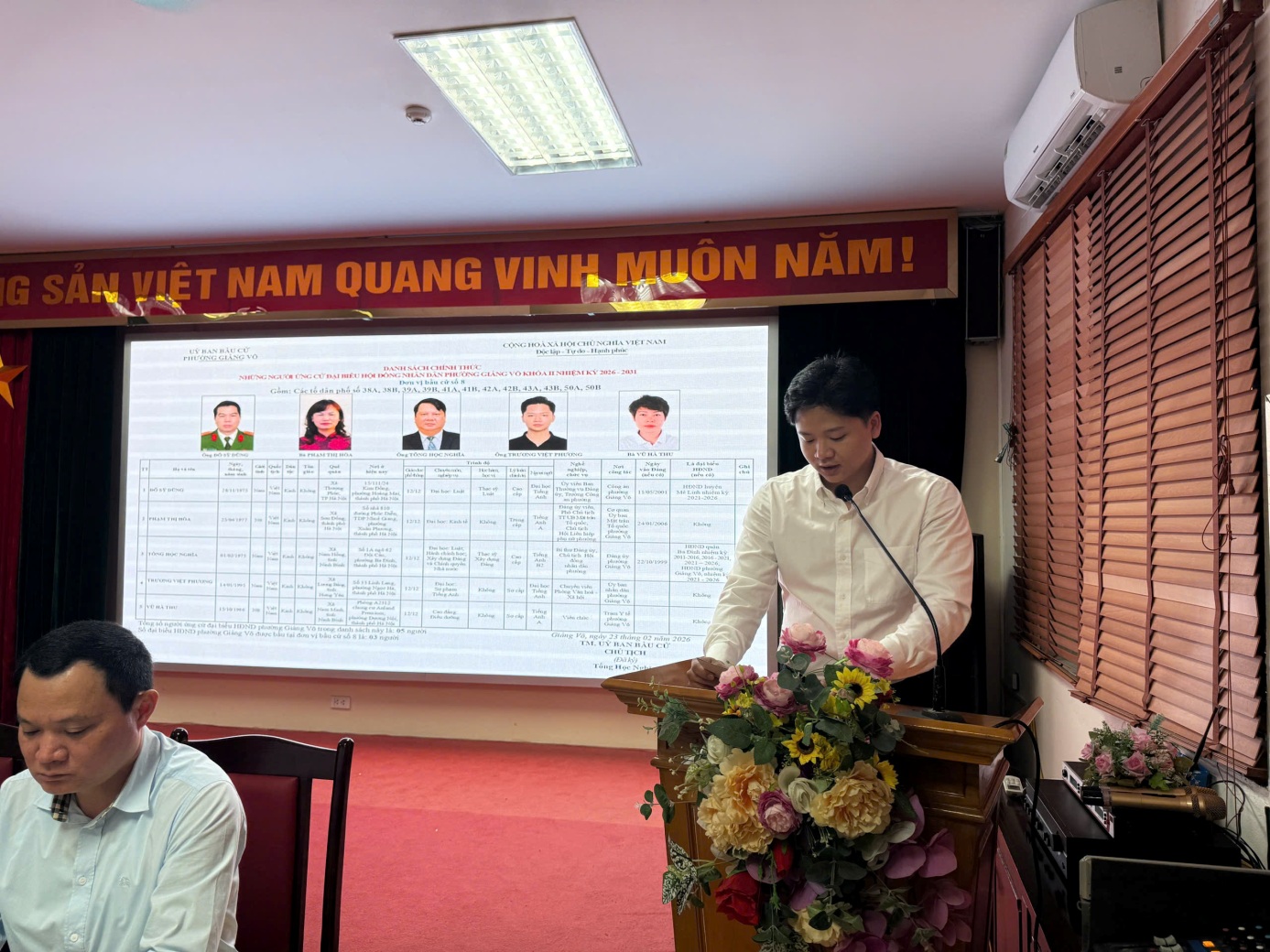 C:\Users\ABCD\Desktop\VĂN NGHỆ 8-3\z7598165754481_5a386eb03e3e3e287a277b1739322fe6.jpg