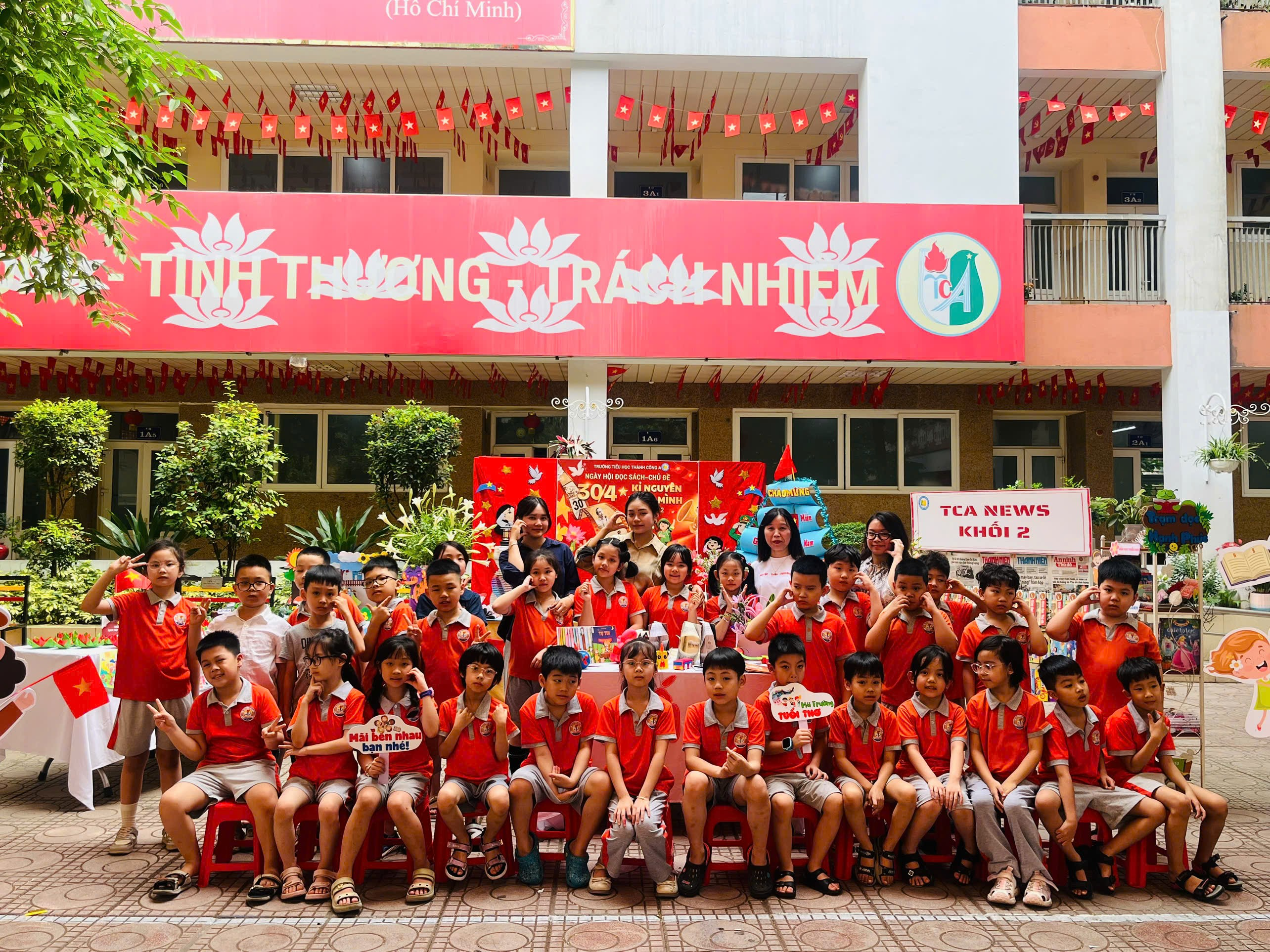A group of people in red shirts

AI-generated content may be incorrect.
